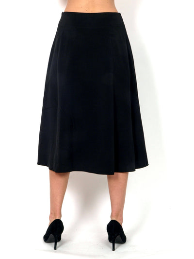 Black wider skirt bellow knees vintage style