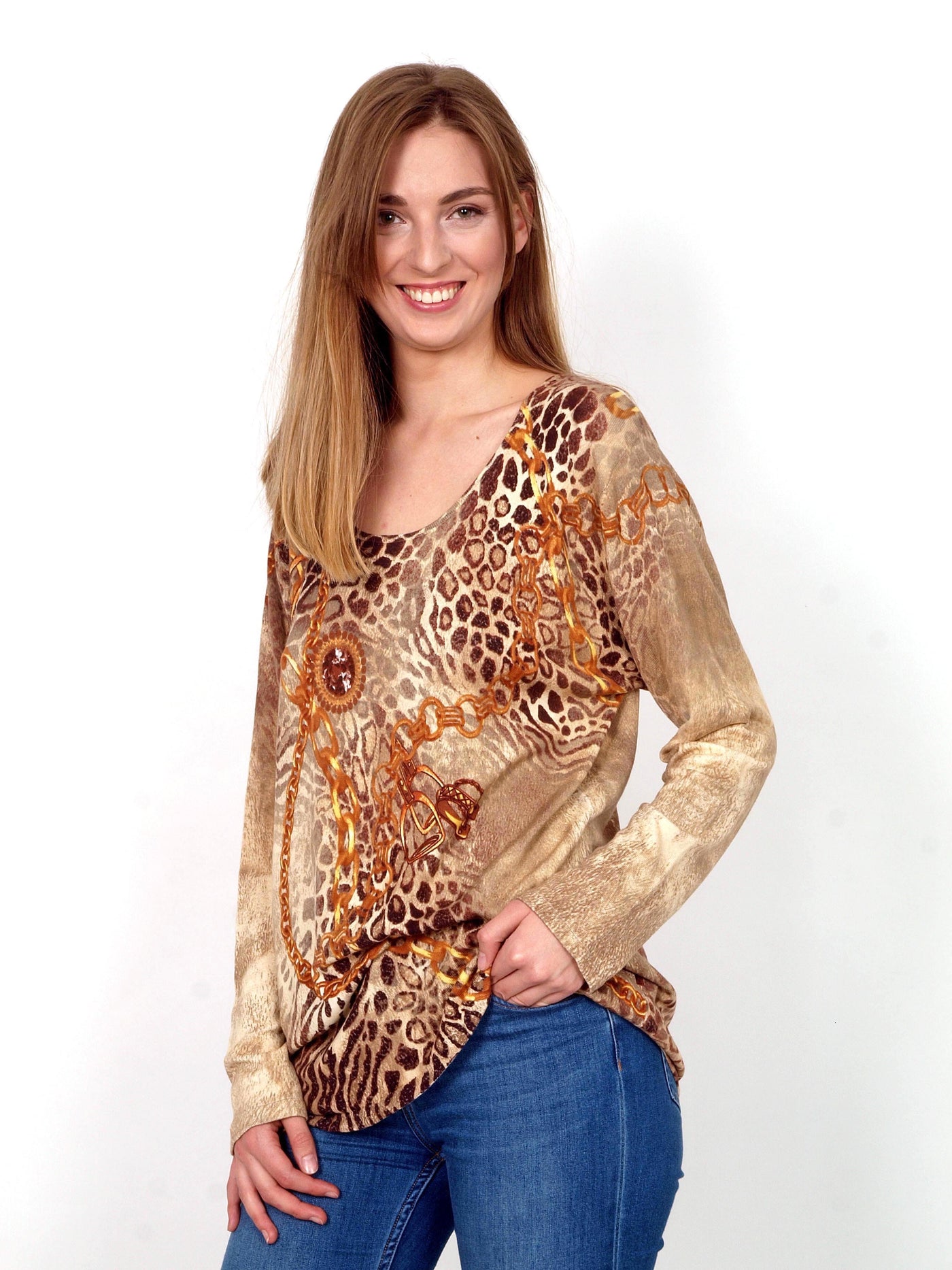 Long sleeve T-shirt with leopard pattern