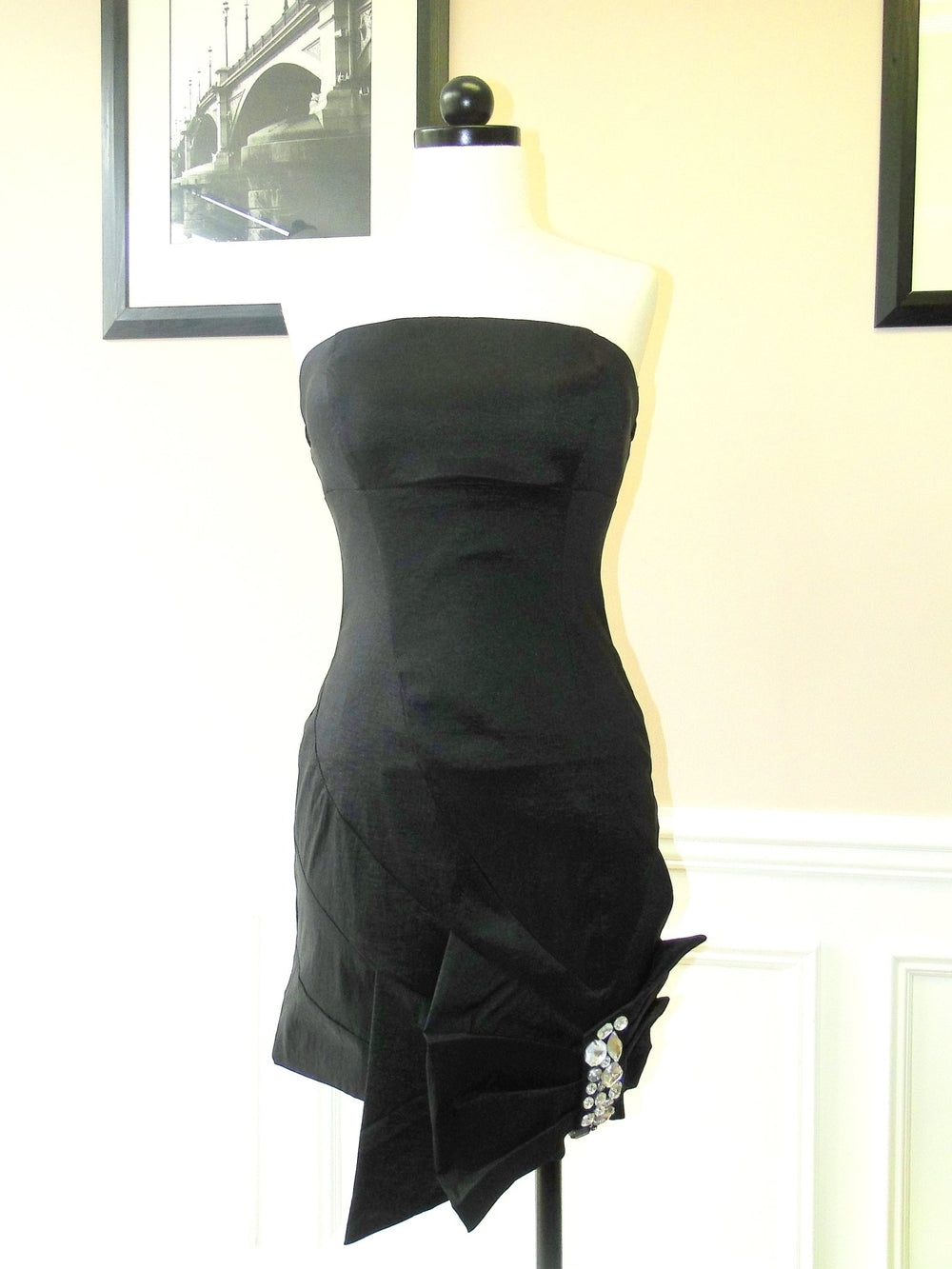 Elegant Strapless Cocktail Dress with Crystal Bow in Silver, Teal, or Black - Designer Fashion from Zagreb to New York - Raul E® New York